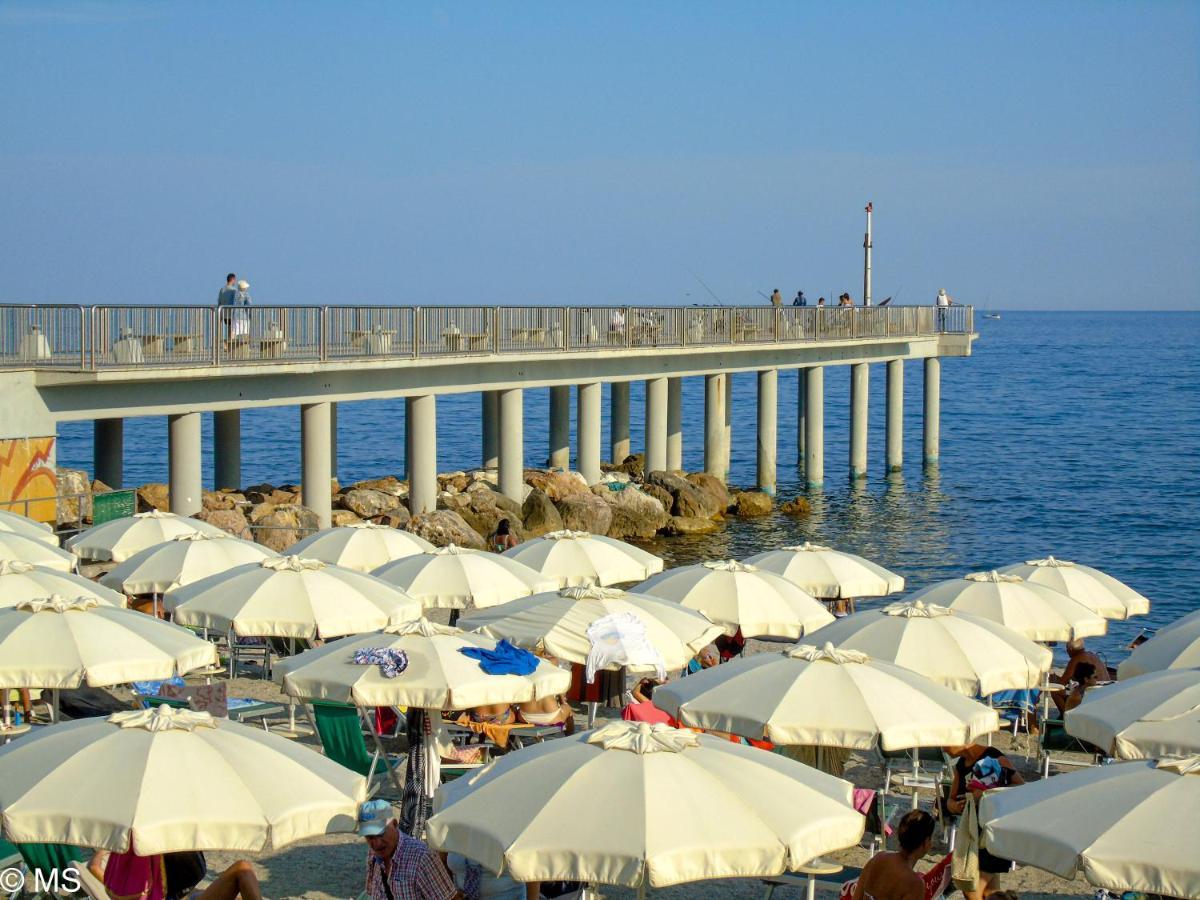 Pietra Home, Posto Auto, Ac ,Wifi, 150Mt Dal Mare Pietra Ligure Exteriör bild